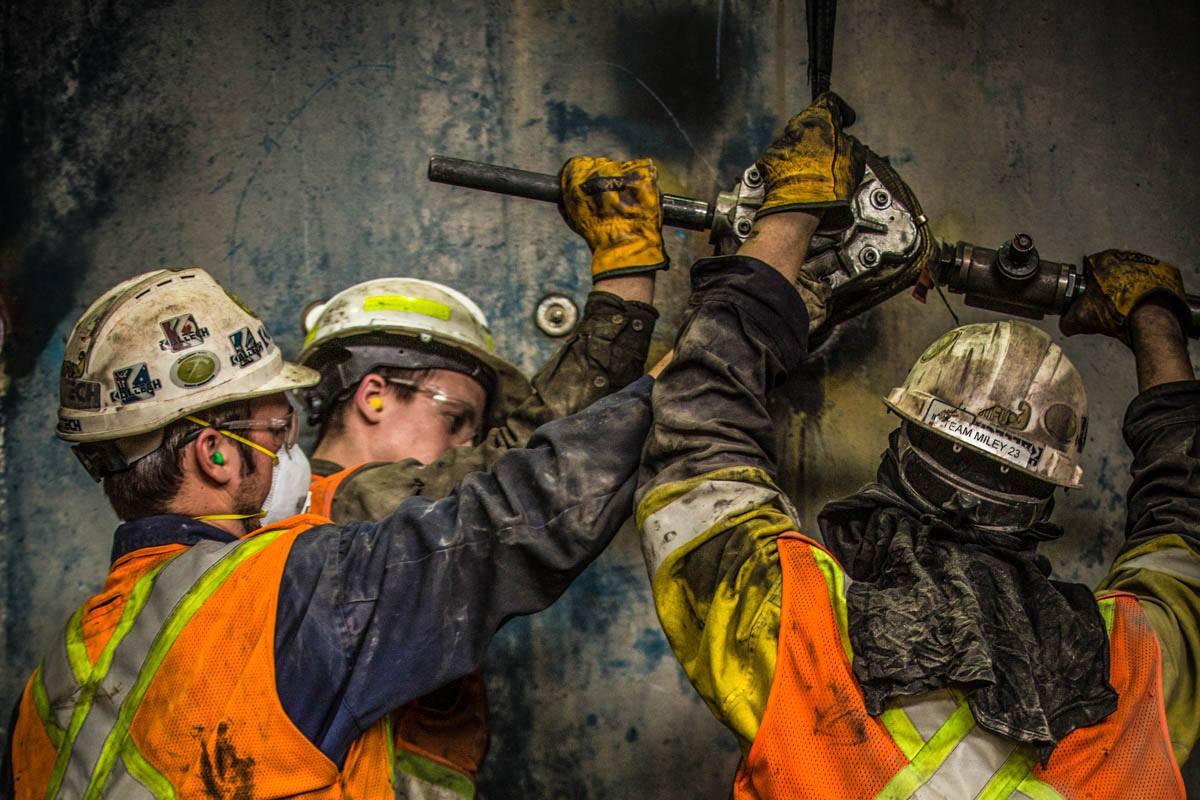 Kaltech mine mill relining workers