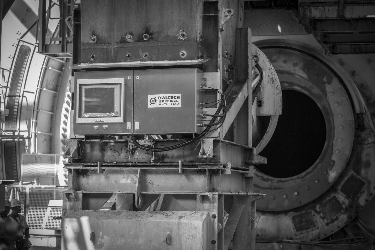 Inside an operating mill seen by the Sentinel camera